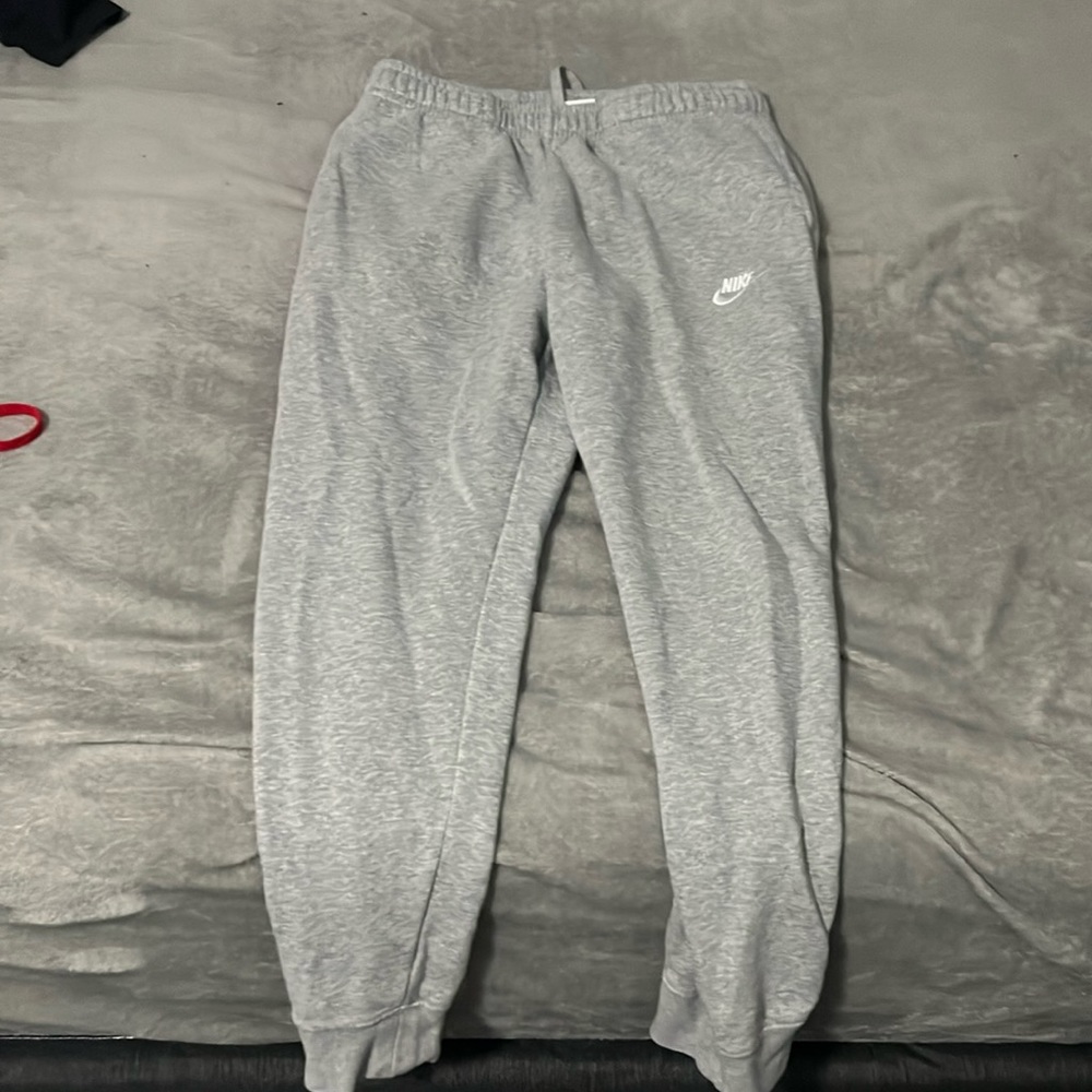 Nike sportswear club fleece grey sweatpants